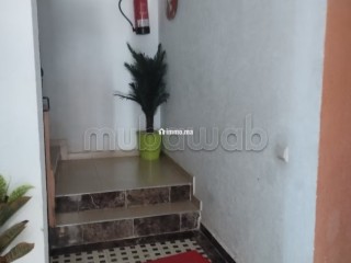 Appartement à vendre à Route de Safi. 5 grandes pièces. Salon traditionnel et système d'antenne parabolique - Appartement à vendre - Marrakech
