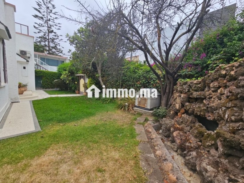 Magnifique villa commerciale/angle sur avenue MVI - Vente Immobilier - Rabat - photo 1