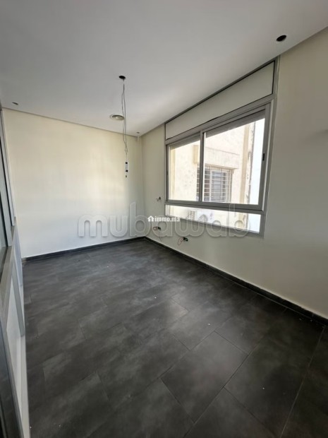Beaux bureaux à louer à CIL Hay Salam. Superficie 66 m². Ascenseur et places de parking - Location Immobilier - Casablanca - photo 2