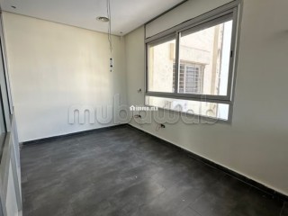 Beaux bureaux à louer à CIL Hay Salam. Superficie 66 m². Ascenseur et places de parking - Bureau à louer - Casablanca