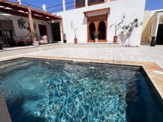 Villa de haut standing à louer à Route d'Agadir.
Surface totale 10000 m².
Bien meublé - Villa à louer - Essaouira