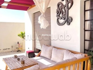 Villa de haut standing à louer à Route d'Agadir.
Surface totale 10000 m².
Bien meublé - Villa à louer - Essaouira