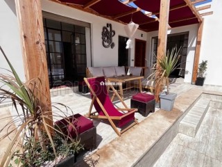 Villa de haut standing à louer à Route d'Agadir.
Surface totale 10000 m².
Bien meublé - Villa à louer - Essaouira
