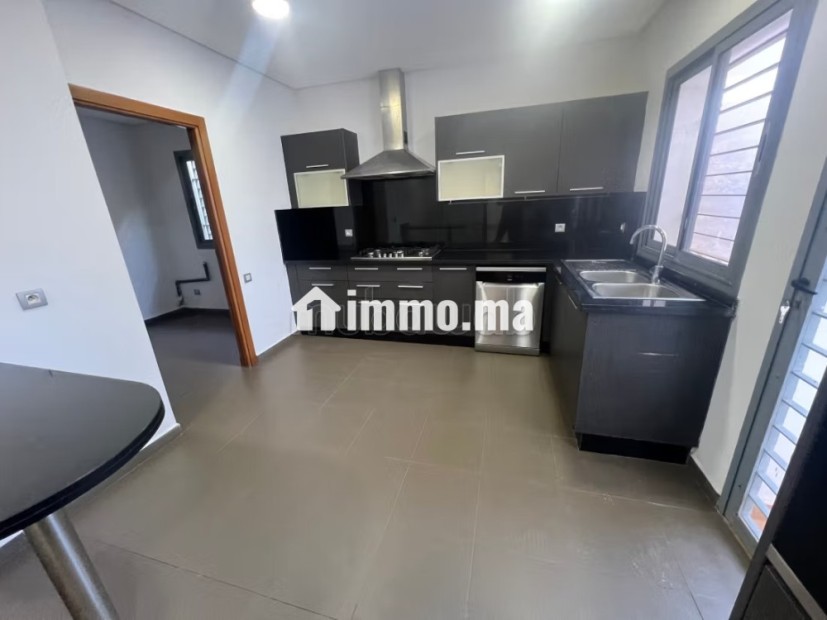 Location villa de haut standing à Ain Diab. 5 grandes pièces. Belle terrasse et jardin - Location Immobilier - Casablanca - photo 8