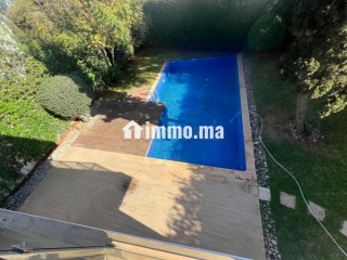 Location villa de haut standing à Ain Diab. 5 grandes pièces. Belle terrasse et jardin - Villa à louer - Casablanca