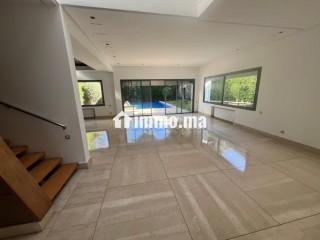 Location villa de haut standing à Ain Diab. 5 grandes pièces. Belle terrasse et jardin - Villa à louer - Casablanca
