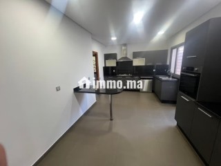 Location villa de haut standing à Ain Diab. 5 grandes pièces. Belle terrasse et jardin - Villa à louer - Casablanca