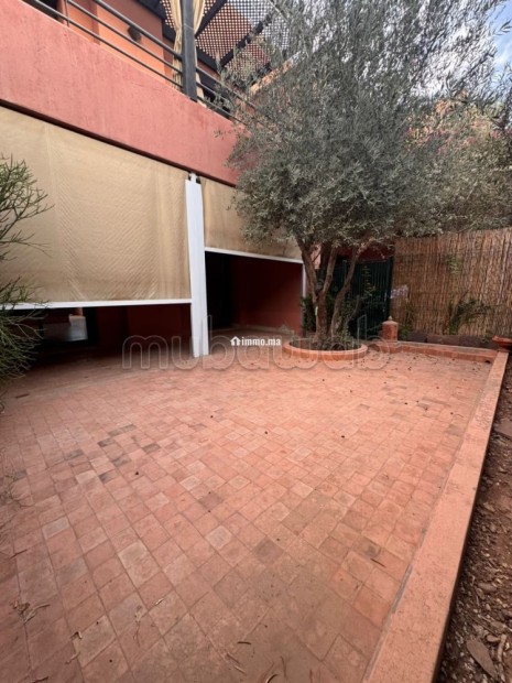 Superbe appartement à louer à Route de l'Ourika.
Surface de 227 m².
Piscine, climatisation - Location Immobilier - Marrakech - photo 1
