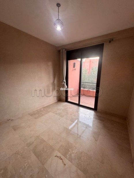 Superbe appartement à louer à Route de l'Ourika.
Surface de 227 m².
Piscine, climatisation - Location Immobilier - Marrakech - photo 6