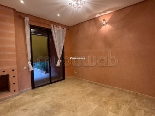 Superbe appartement à louer à Route de l'Ourika.
Surface de 227 m².
Piscine, climatisation - Appartement à louer - Marrakech