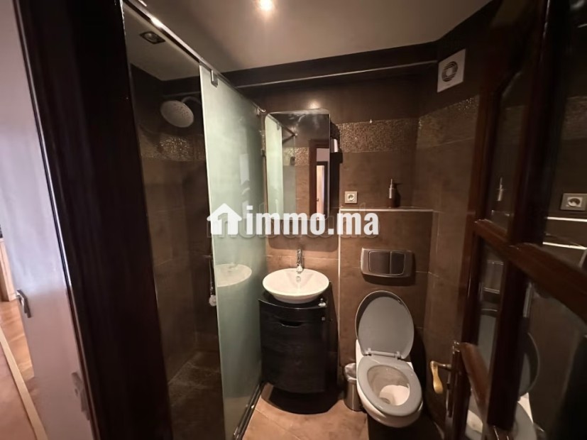 A Racine: Appt RDC rénové, terrase, 3 chambres - Location Immobilier - Casablanca - photo 5