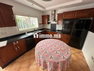 A Racine: Appt RDC rénové, terrase, 3 chambres - Appartement à louer - Casablanca