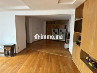 A Racine: Appt RDC rénové, terrase, 3 chambres - Appartement à louer - Casablanca
