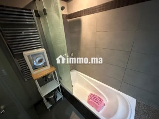 A Racine: Appt RDC rénové, terrase, 3 chambres - Appartement à louer - Casablanca