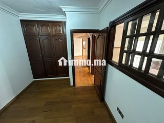 A Racine: Appt RDC rénové, terrase, 3 chambres - Appartement à louer - Casablanca