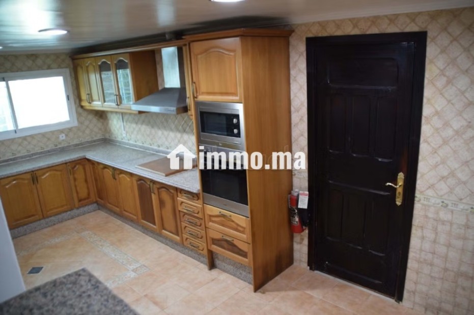 Trés belle villa pour location a Harhoura - Location Immobilier - Harhoura - photo 4
