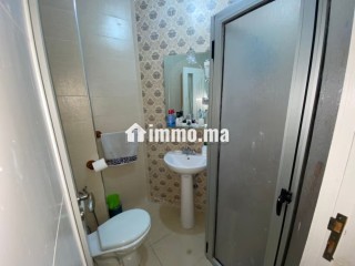 Location d'un appartement en Centre. Superficie 90 m². Salon traditionnel et système d'antenne parabolique - Appartement à vendre - Fes
