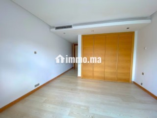 Somptueuse villa à louer à Ville Verte. Surface de 500 m². Air conditionné et cheminée - Villa à louer - Bouskoura