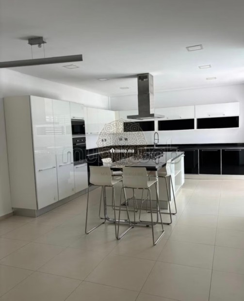 Location villa de luxe à Californie.
Superficie 550 m².
Jardin et terrasse - Location Immobilier - Casablanca - photo 6