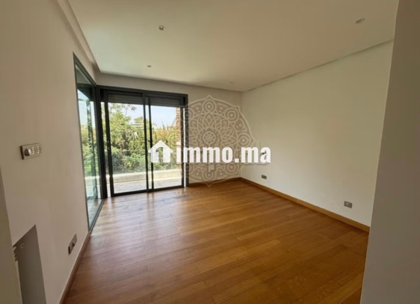 Location villa de luxe à Californie.
Superficie 550 m².
Jardin et terrasse - Location Immobilier - Casablanca - photo 8
