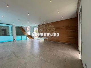 Location villa de luxe à Californie.
Superficie 550 m².
Jardin et terrasse - Villa à louer - Casablanca