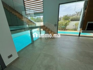 Location villa de luxe à Californie.
Superficie 550 m².
Jardin et terrasse - Villa à louer - Casablanca