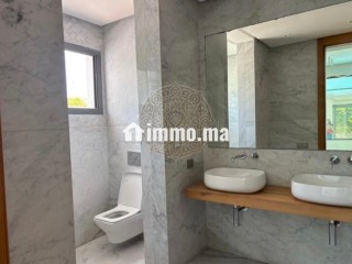 Location villa de luxe à Californie.
Superficie 550 m².
Jardin et terrasse - Villa à louer - Casablanca