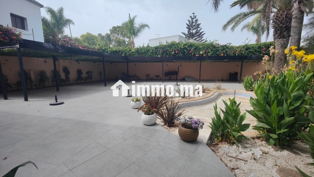 Villa commercial à Oasis. Superficie 700 m² - Location Immobilier - Casablanca - photo 3