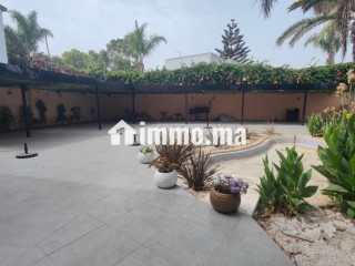 Villa commercial à Oasis. Superficie 700 m² - Villa à louer - Casablanca