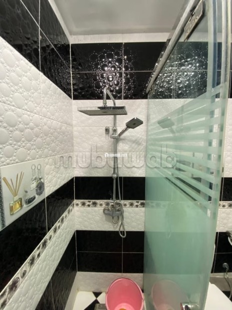 Location saisonnière en Centre. 2 grandes pièces. Système de parabole et salon marocain - Vente Immobilier - Kenitra - photo 3