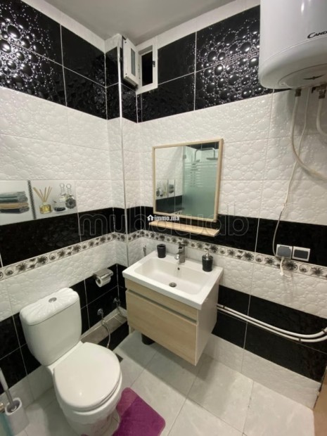 Location saisonnière en Centre. 2 grandes pièces. Système de parabole et salon marocain - Vente Immobilier - Kenitra - photo 4