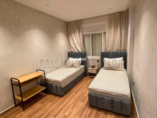 Location saisonnière en Centre. 2 grandes pièces. Système de parabole et salon marocain - Appartement à vendre - Kenitra