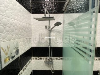 Location saisonnière en Centre. 2 grandes pièces. Système de parabole et salon marocain - Appartement à vendre - Kenitra