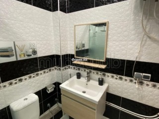 Location saisonnière en Centre. 2 grandes pièces. Système de parabole et salon marocain - Appartement à vendre - Kenitra
