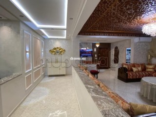 Location saisonnière en Centre. 2 grandes pièces. Système de parabole et salon marocain - Appartement à vendre - Kenitra