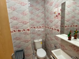 Location saisonnière en Centre. 2 grandes pièces. Système de parabole et salon marocain - Appartement à vendre - Kenitra
