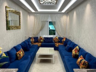 Location saisonnière en Centre. 2 grandes pièces. Système de parabole et salon marocain - Appartement à vendre - Kenitra
