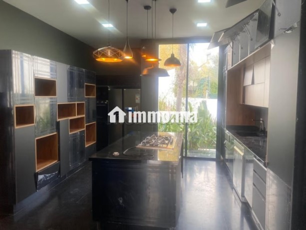 somptueuse-villa-a-louer-a-souissi-3-grandes-pieces-salon-marocain-securite-big-2