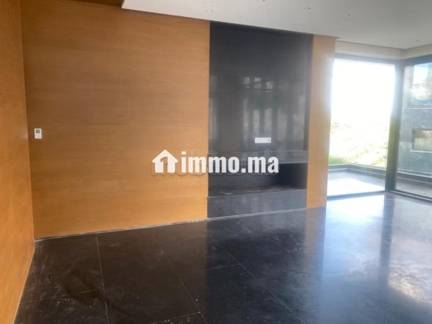 somptueuse-villa-a-louer-a-souissi-3-grandes-pieces-salon-marocain-securite-big-4