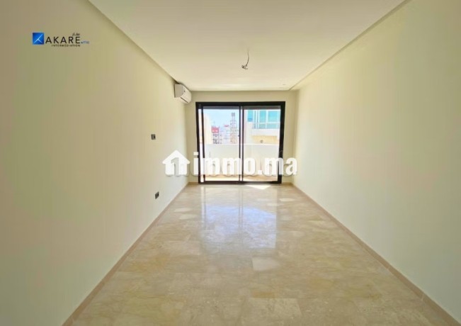 studio-vide-a-louer-a-quartier-bourgogne-big-2