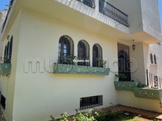 location-de-bureaux-a-riyad-surface-de-300-m2-jardin-et-garage
