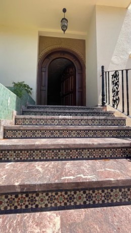 location-de-bureaux-a-riyad-surface-de-300-m2-jardin-et-garage-big-2