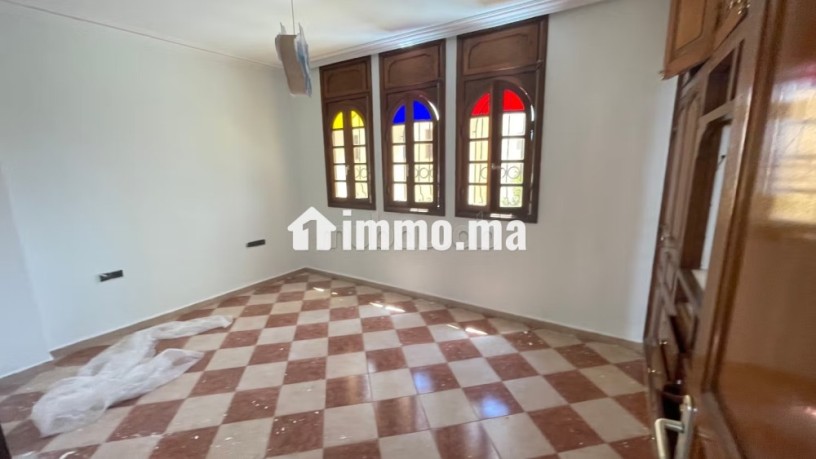location-de-bureaux-a-riyad-surface-de-300-m2-jardin-et-garage-big-4