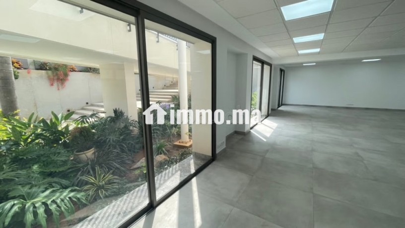 location-de-bureaux-a-agdal-superficie-1500-m2-espaces-verts-et-ascenseur-big-0