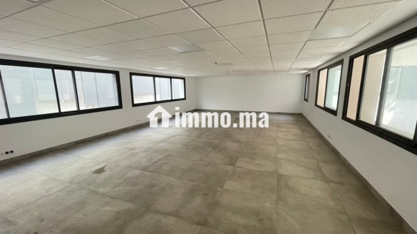location-de-bureaux-a-agdal-superficie-1500-m2-espaces-verts-et-ascenseur-big-1