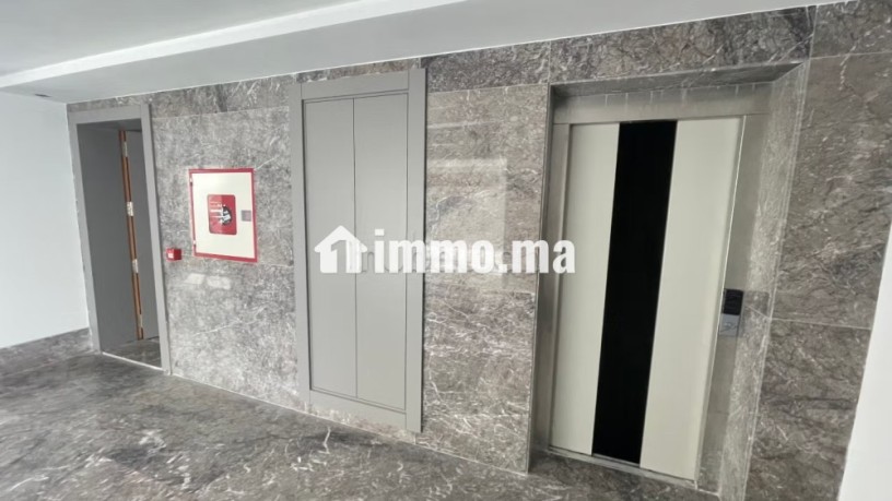 location-de-bureaux-a-agdal-superficie-1500-m2-espaces-verts-et-ascenseur-big-2
