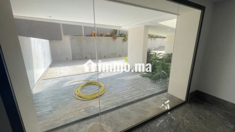 location-de-bureaux-a-agdal-superficie-1500-m2-espaces-verts-et-ascenseur-big-3