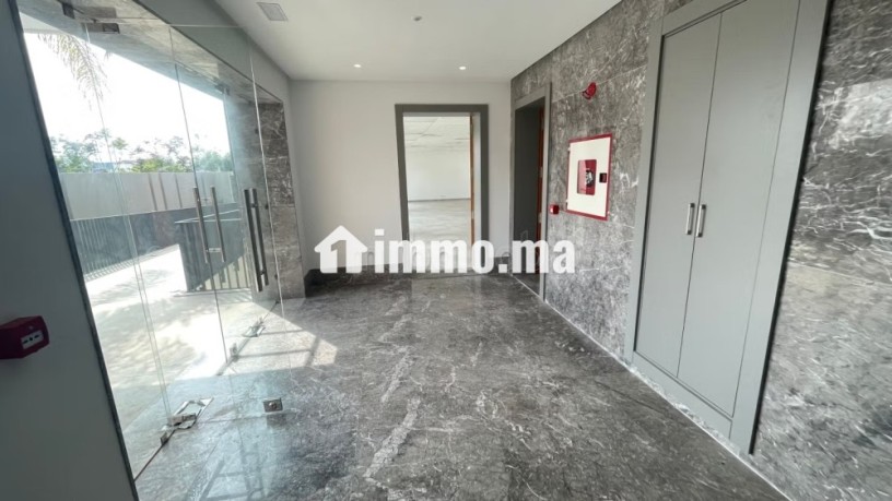 location-de-bureaux-a-agdal-superficie-1500-m2-espaces-verts-et-ascenseur-big-8