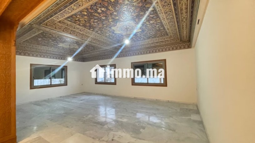 somptueuse-villa-a-vendre-a-souissi-7-chambres-agreables-piscine-climatisation-big-10
