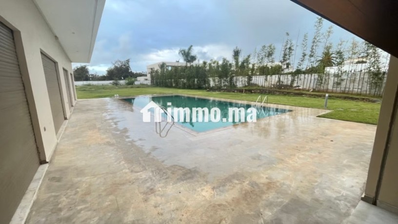 somptueuse-villa-a-vendre-a-souissi-7-chambres-agreables-piscine-climatisation-big-11